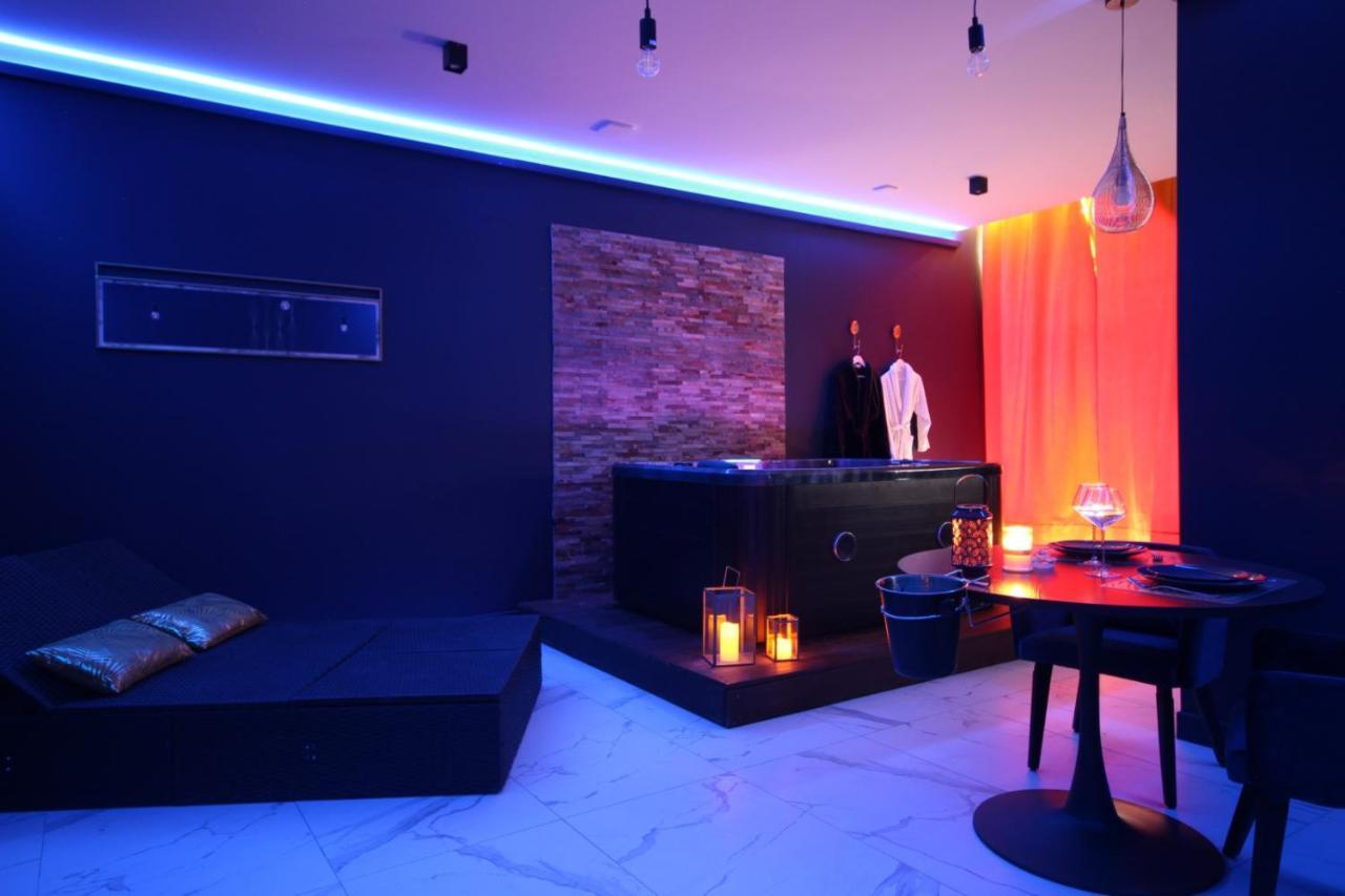 Suite Blue Jacuzzi Le Breuil  Exterior foto