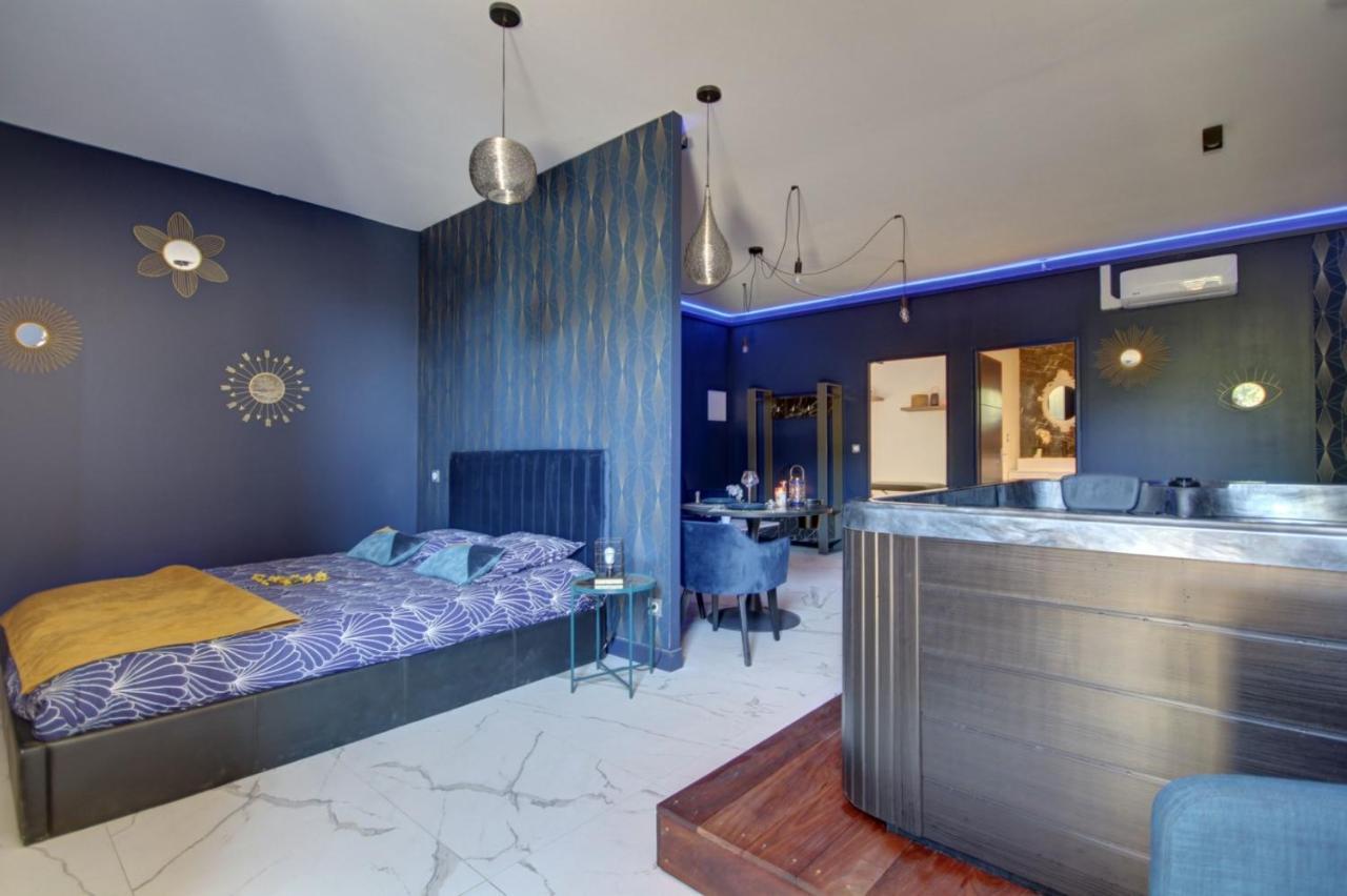 Suite Blue Jacuzzi Le Breuil  Exterior foto