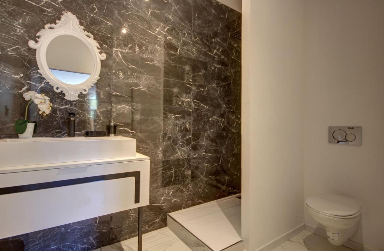 Suite Blue Jacuzzi Le Breuil  Exterior foto
